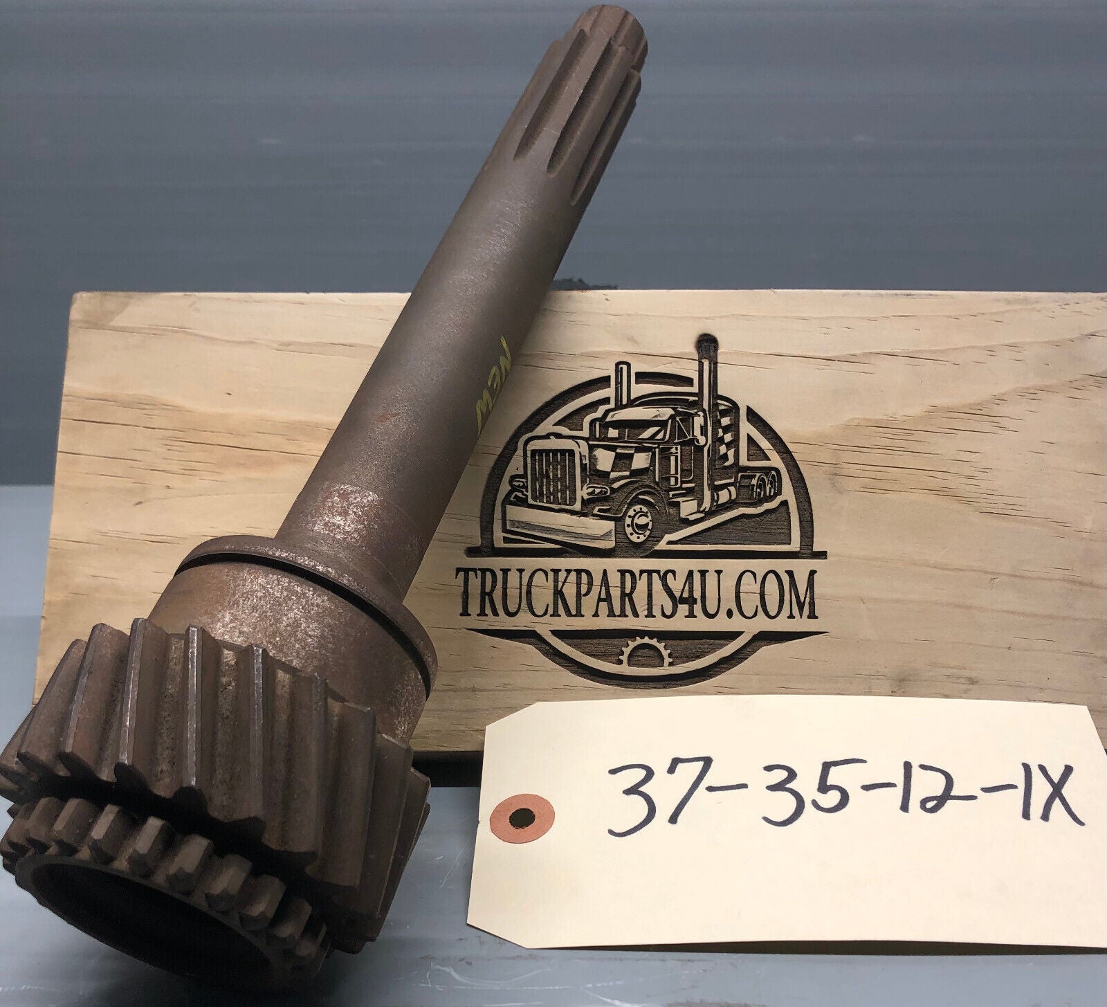 37-35-12-1X Spicer / TTC input shaft, new genuine NOS